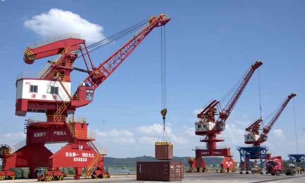 津市港国际集装箱船埠正式开航运营